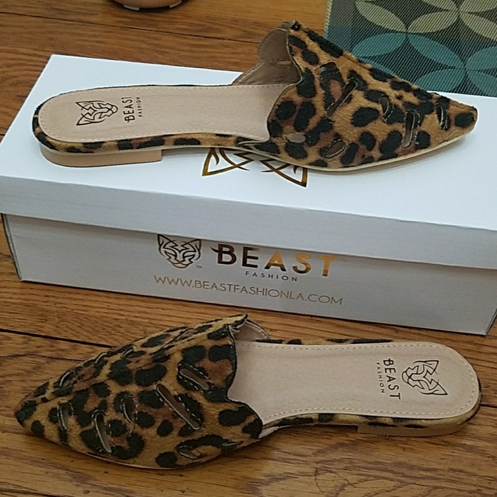 Leapord mules